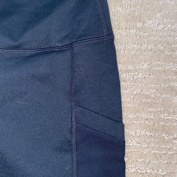 Black fabletics Capri leggings - Picture 4 of 6